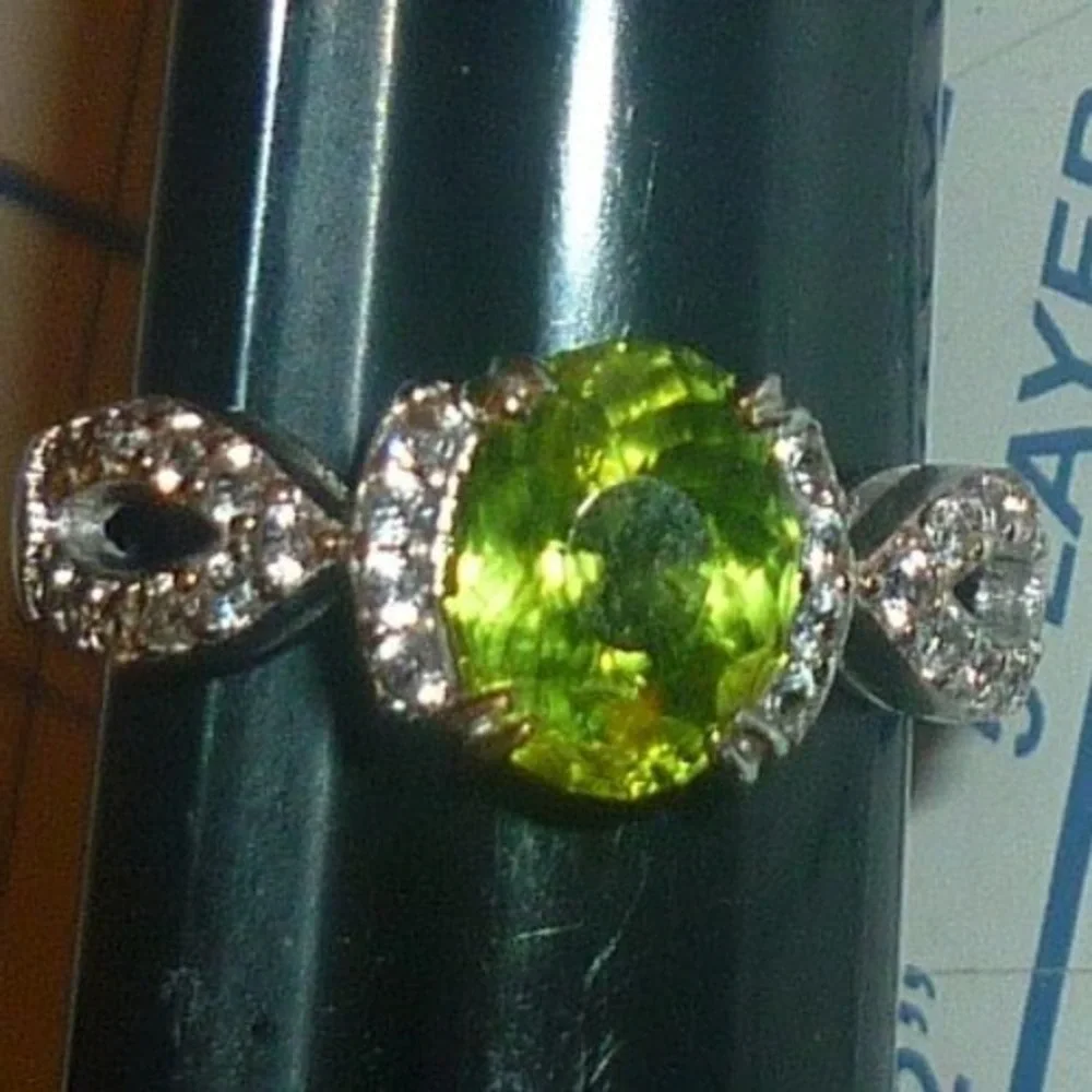 BBJ Peridot Infinity Ring Women Size 6.75 Green Sterling Silver‎ 925 Excellent